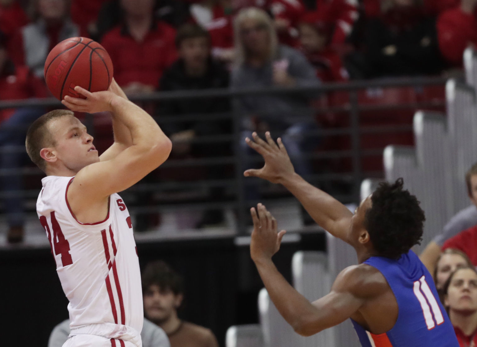 Badgers 101, Tigers 60